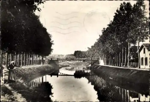 Ak Vitry le François Marne, Der Kanal, Die Pont des Moignottes