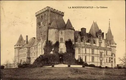 Ak La Rochefoucauld Charente, Schloss