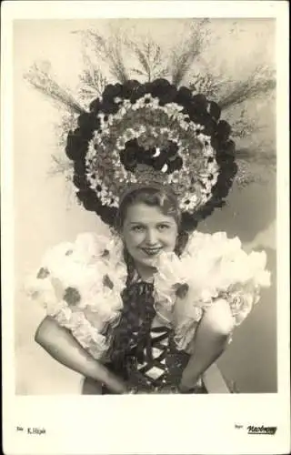 Ak Junge Frau in tschechischer Tracht, Portrait