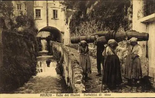 Ak Amalfi Campania, Valle dei Mulini, Portatrici di vino