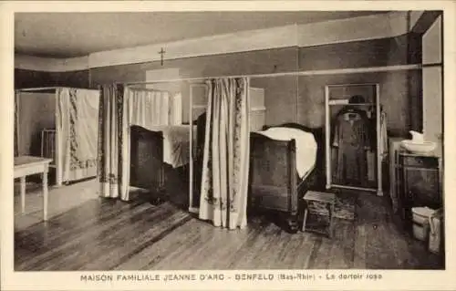 Ak Benfeld Elsass Bas Rhin, Maison Familiale Jeanne d'Arc, rosa Schlafsaal