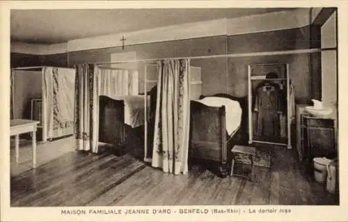 Ak Benfeld Elsass Bas Rhin, Maison Familiale Jeanne d'Arc, rosa Schlafsaal
