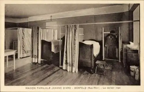 Ak Benfeld Elsass Bas Rhin, Maison Familiale Jeanne d'Arc, rosa Schlafsaal