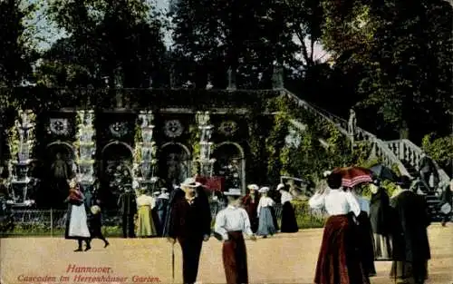 Ak Hannover in Niedersachsen, Herrenhäuser Garten, Cascaden, Spaziergänger