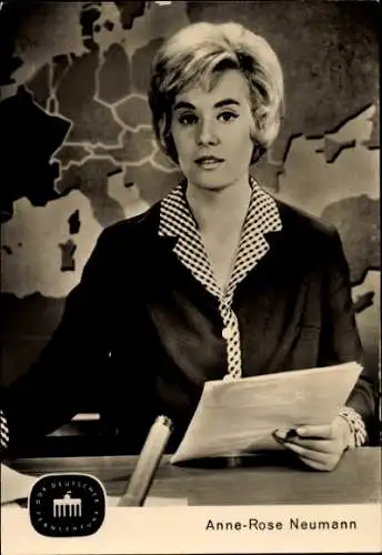 Ak Schauspielerin, Nachrichtensprecherin Anne Rose Neumann, Portrait,  DDR Deutscher Fernsehfunk