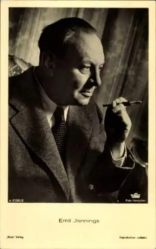 Ak Schauspieler Emil Jannings, Portrait mit Zigarette, Ross Verlag A 2196 2
