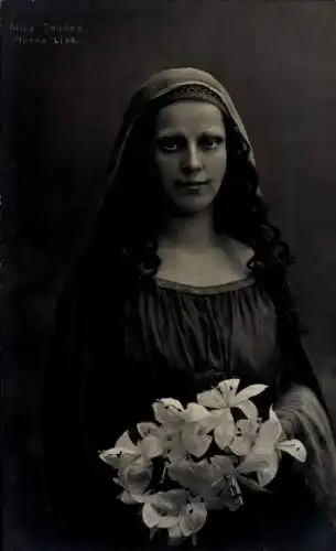 Ak Opernsängerin Aline Sander, Portrait, Blumenstrauß