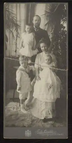 Cabinet Foto Fürst Leopold IV. zur Lippe mit Fürstin Bertha Louise und ihren Kindern