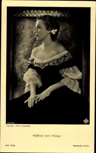 Ak Schauspielerin Käthe von Nagy, Portrait, schulterfreies Kleid, Ufa Film