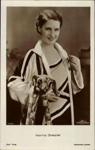 Ak Schauspielerin Norma Shearer, Portrait