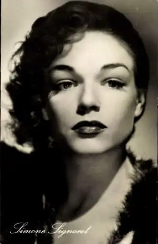 Ak Schauspielerin Simone Signoret, Die Hexen von Salem, Portrait