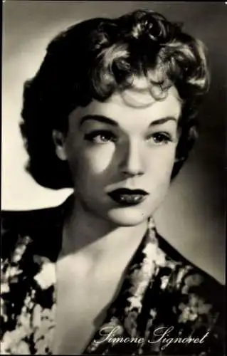 Ak Schauspielerin Simone Signoret, Portrait, DEFA, Licht und Schatten, Die Hexen von Salem