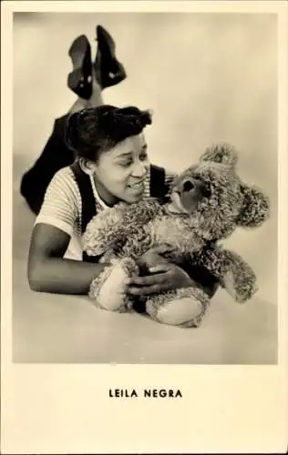 Ak Schauspielerin Leila Negra, Teddybär, Portrait