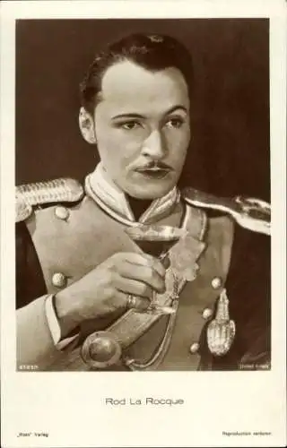 Ak Schauspieler Rod la Rocque, Portrait in Uniform mit Glas in der Hand, Ross Verlag 4789 1