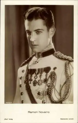 Ak Schauspieler Ramon Novarro, Portrait, Uniform, Ross Verlag 4272 4