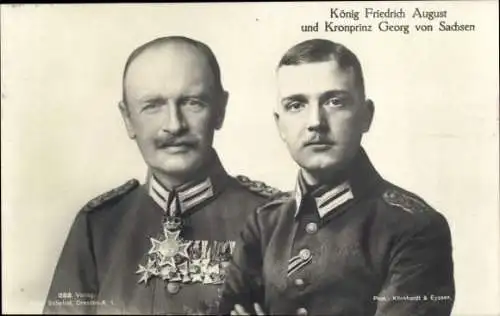 Ak König Friedrich August III. von Sachsen und Kronprinz Georg, Portrait in Uniform, Orden