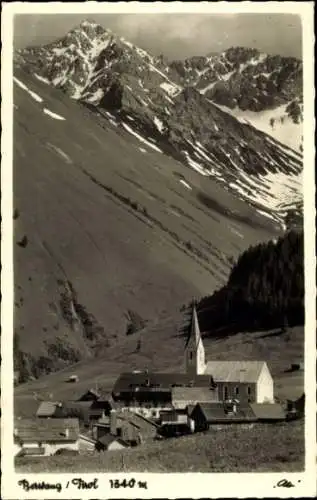 Ak Berwang in Tirol, Teilansicht, Kirche, Roter-Stein, Galtberg Spitze