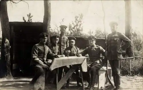 Foto Ak Deutsche Soldaten in Uniformen, 2. Batt. Feld-Artillerie Abt. 247, I WK