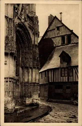 Ak Caudebec en Caux Seine Maritime, Porte Renaissance de Notre-Dame, Vieilles Maisons normandes