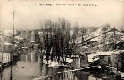 Ak Parthenay Deux Sèvres, Eisenbahnviadukt