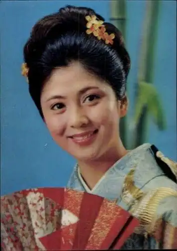 3D Ak Zwinkernde asiatische Frau, Fächer