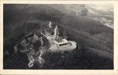 Ak Steinthaleben Kyffhäuserland in Thüringen, Kaiser Wilhelm Denkmal; Burgruine, Fliegeraufnahme