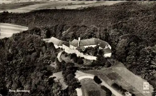 Ak Extertal Nordrhein Westfalen, Fliegeraufnahme vom Kreisjugendheim Burg Sternberg, Wald