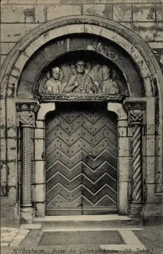 Ak Hildesheim in Niedersachsen, Portal der Godehardikirche