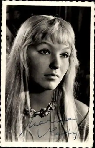 Ak Schauspielerin Marina Vlady, Portrait, Autogramm