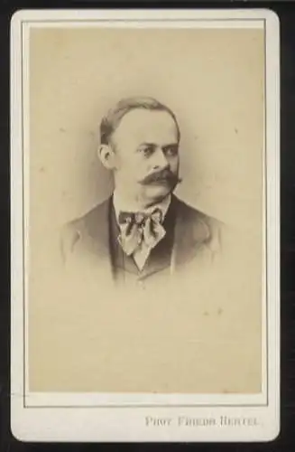 CdV Portrait Heinrich VII. Prinz von Reuß-Köstritz