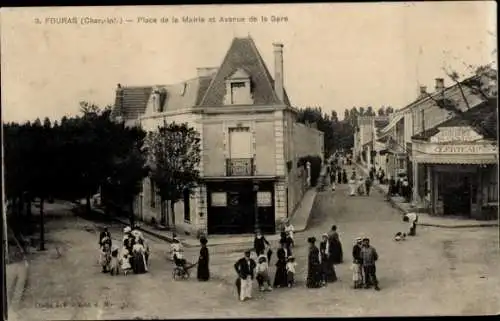 Ak Fouras Charente-Maritime, Place de la Mairie und Avenue de la Gare