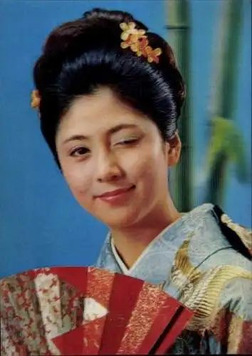 3D Ak Zwinkernde asiatische Frau, Fächer