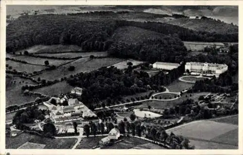 Ak Pömbsen Bad Driburg in Westfalen, Bad Hermannsborn, Fliegeraufnahme