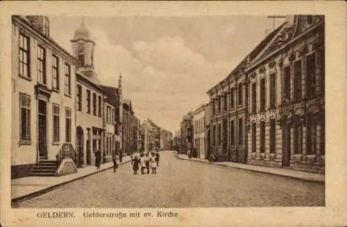 Ak Geldern am Niederrhein, Gelderstraße mit evangelischer Kirche