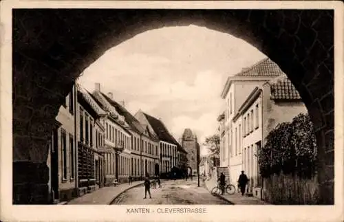 Ak Xanten am Niederrhein, Clever Straße, Durchblick