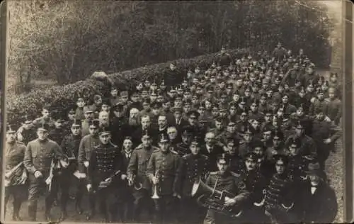 Foto Ak Tilburg Nordbrabant Niederlande, Soldaten in Uniformen, 1919