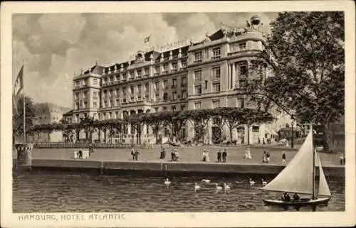 Ak Hamburg, Hotel Atlantic, Segelboot
