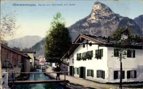 Ak Oberammergau in Oberbayern, am Mühlbach mit Kofel