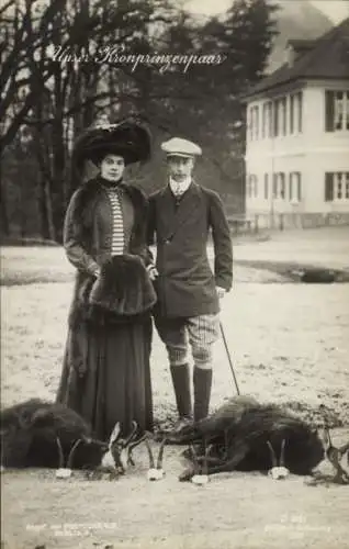 Ak Kronprinz Wilhelm von Preußen, Kronprinzessin Cecilie, bei der Jagd