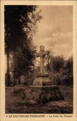 Ak Le Nouvion en Thiérache Aisne, La Croix des Veneurs