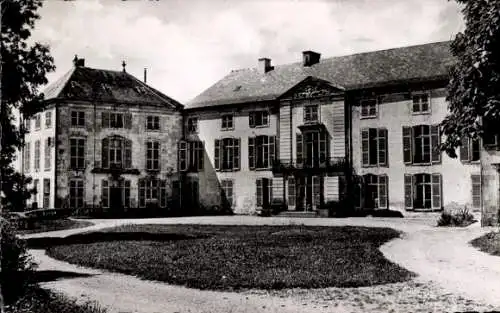 Ak Reynel Haute Marne, Schloss, Ehrenhof