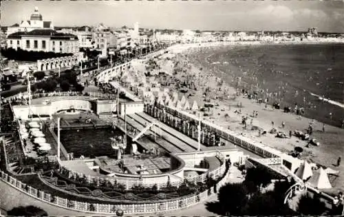 Ak Les Sables d’Olonne Vendée, Das Schwimmbad, Strand