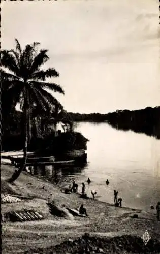 Ak Mouila Gabun, N'Gounie, Flussufer, Badestelle und Anlegestelle