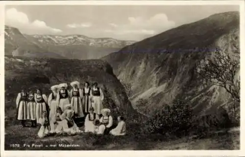 Ak Fra Fossli, Frauen in norwegischen Volkstrachten