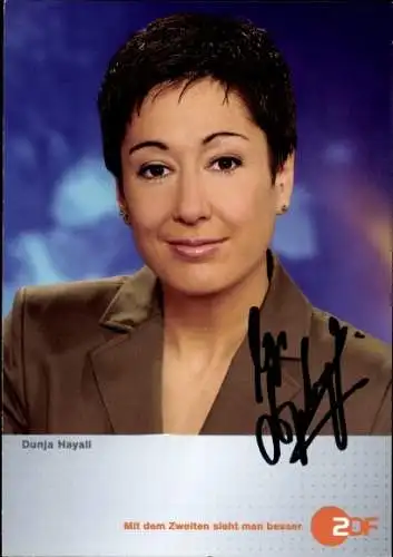 Ak Schauspielerin Dunja Hayal, Portrait, Autogramm, ZDF