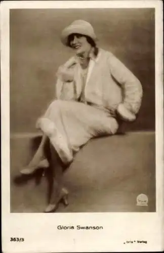 Ak Schauspielerin Gloria Swanson, Portrait, Hut