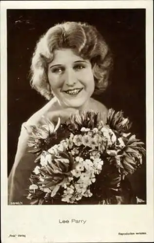 Ak Schauspielerin Lee Parry, Portrait, Blumenstrauß