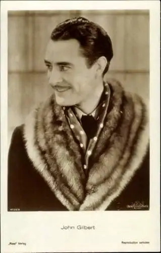 Ak Schauspieler John Gilbert, Portrait, Pelzmantel