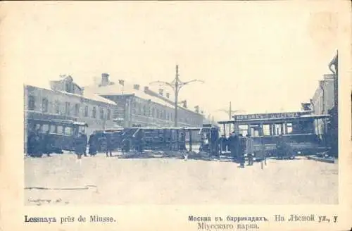 Ak Moskau Russland, Lessnaja-Straße, Barrikaden aus Straßenbahnen