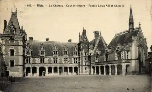 Ak Blois Loir et Cher, Schloss, Innenhof, Facade Louis XII, Kapelle
